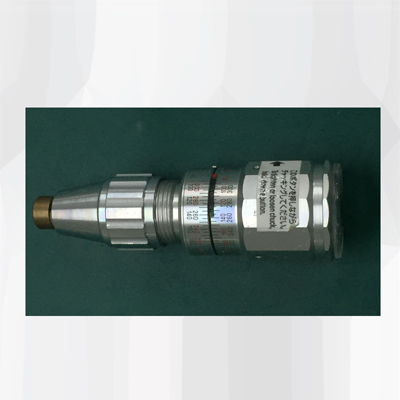 外部搭設(shè)電路連線(xiàn)CRT顯示器